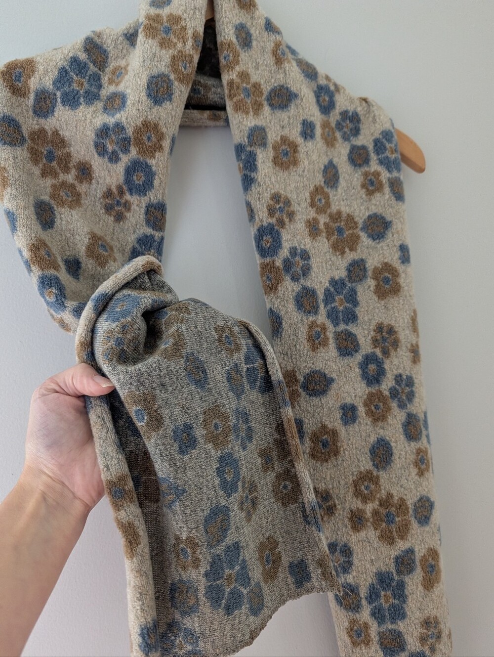 90s Y2K Floral Knit Blue Brown Soft Grannycore Whimsigoth 59" Scarf Cozy Fall - Picture 4 of 6